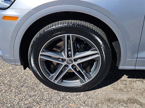 Used 2019 Audi SQ5 Premium Plus w/ Premium Plus Package image 7