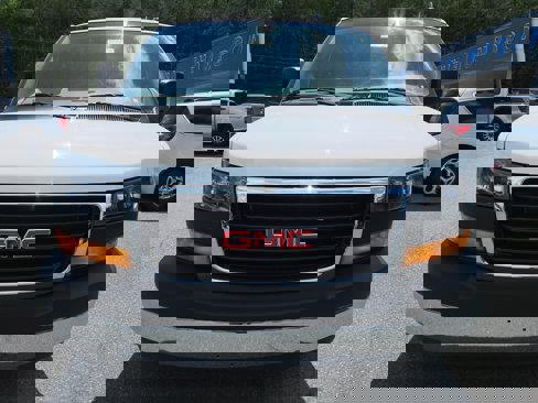 Used 2023 GMC Savana 2500 w/ Driver Convenience Package image 8