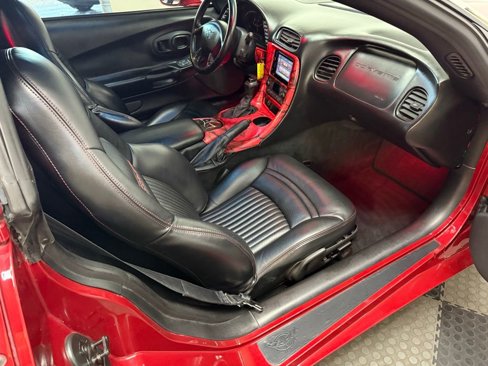 Used 1999 Chevrolet Corvette Coupe w/ Memory Pkg image 23