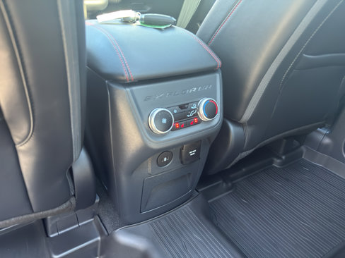 Used 2025 Ford Explorer ST image 11