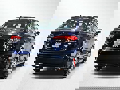 Used 2022 Toyota Corolla LE image 5