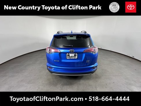Used 2018 Toyota RAV4 XLE image 4