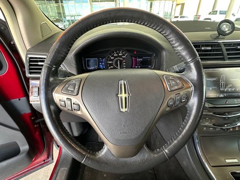 Used 2013 Lincoln MKX AWD image 16