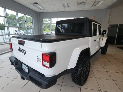 Certified 2022 Jeep Gladiator Sport image 18