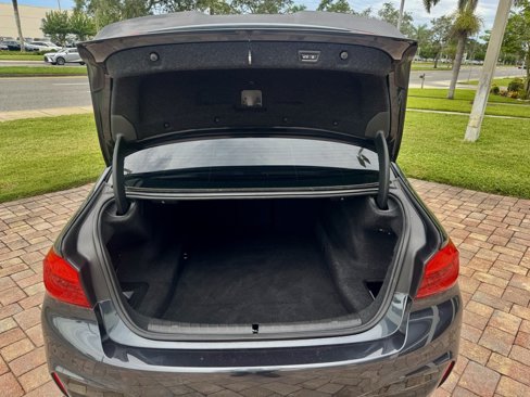 Used 2019 BMW M5 w/ Executive Package image 8
