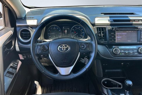 Used 2018 Toyota RAV4 XLE image 5