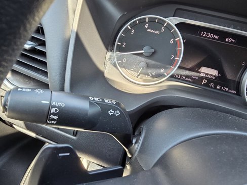 Used 2024 Nissan Rogue SV image 16