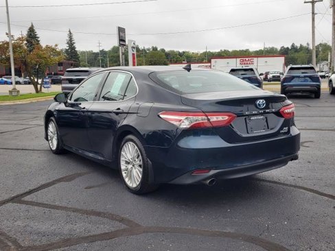 Used 2019 Toyota Camry XLE image 3