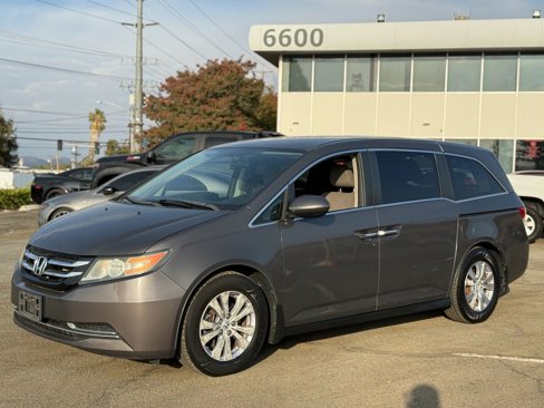 Used 2016 Honda Odyssey SE image 1