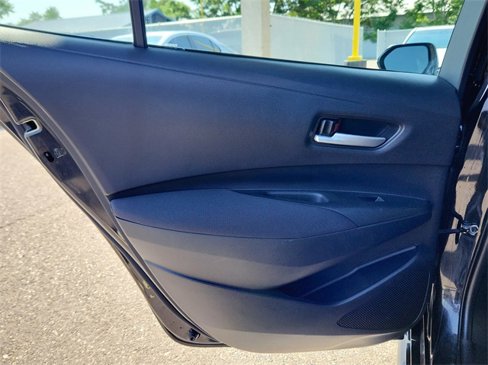 Used 2021 Toyota Corolla LE image 18