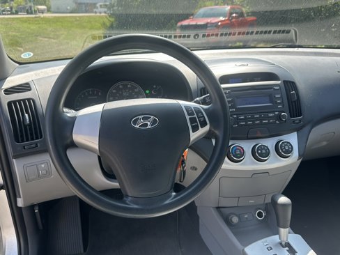 Used 2009 Hyundai Elantra GLS image 9