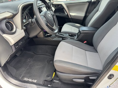 Used 2015 Toyota RAV4 LE image 10