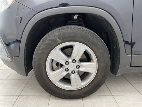 Certified 2022 Chevrolet Trax LT w/ LT Convenience Package image 5