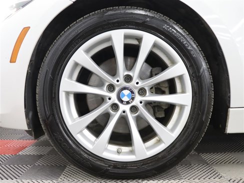 Used 2018 BMW 320i xDrive Sedan w/ Convenience Package image 32