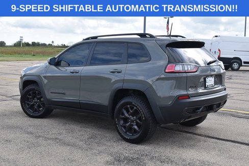 Used 2019 Jeep Cherokee Latitude image 3