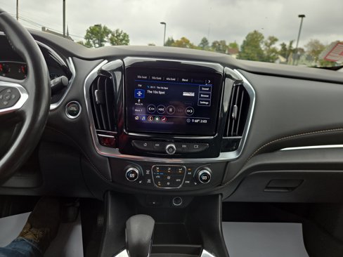 Used 2021 Chevrolet Traverse LT w/ LPO, Floor Liner Package image 25
