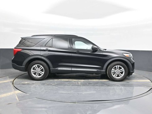 Used 2020 Ford Explorer XLT image 18