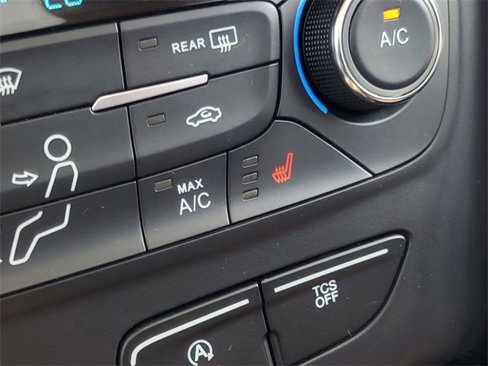 Used 2017 Ford Escape Titanium image 27