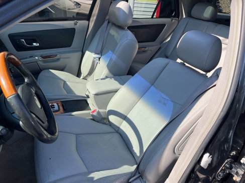 Used 2006 Cadillac SRX w/ Seating Package image 9