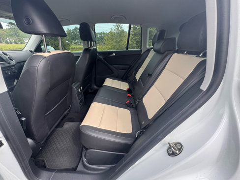 Used 2016 Volkswagen Tiguan S image 14