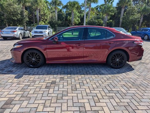 Used 2019 Toyota Camry XLE image 8