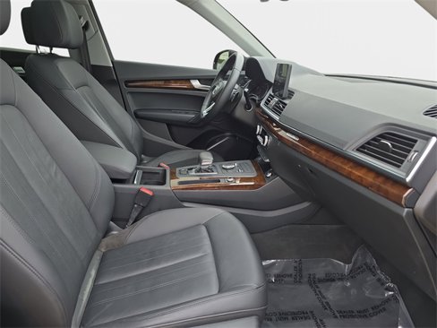 Used 2020 Audi Q5 2.0T Premium w/ Convenience Package image 12