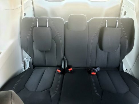 Used 2022 Chrysler Voyager LX image 22