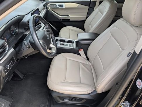 Used 2023 Ford Explorer XLT w/ Equipment Group 202A image 21