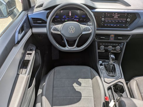 Used 2024 Volkswagen Taos SE image 17
