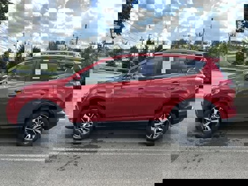 Used 2017 Toyota RAV4 XLE image 2