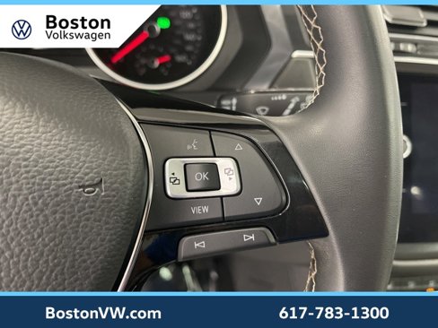 Certified 2021 Volkswagen Tiguan SE w/ Panoramic Sunroof Package image 17