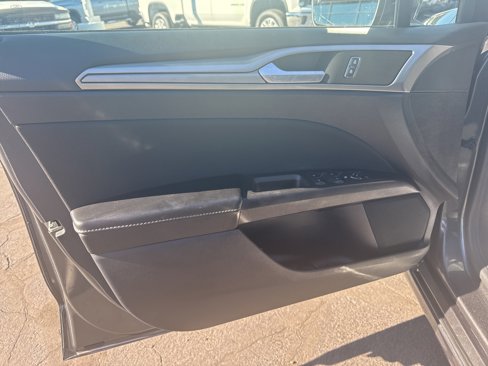 Used 2020 Ford Fusion SE image 20