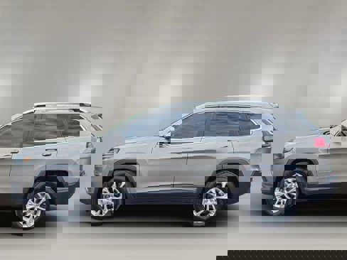 Used 2019 Jeep Cherokee Latitude w/ Cold Weather Group image 8