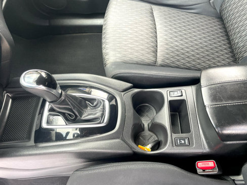 Used 2017 Nissan Rogue SV image 14