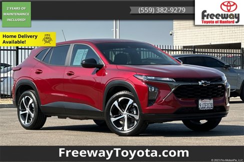 Used 2024 Chevrolet Trax RS w/ Sunroof Package image 1