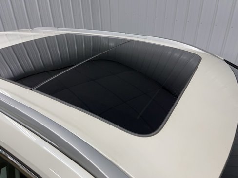 Used 2022 Nissan Rogue SV w/ SV Premium Package image 11