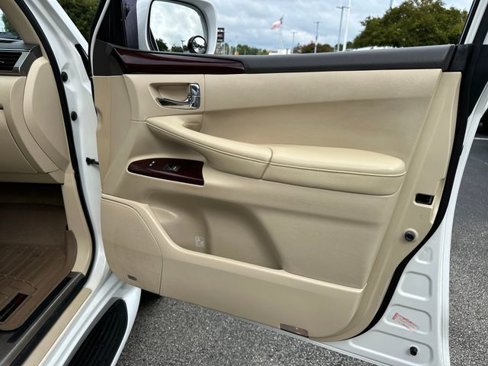 Used 2014 Lexus LX 570 4WD image 37