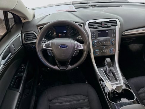 Used 2016 Ford Fusion SE image 26