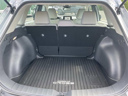 Used 2025 Toyota Corolla Cross L image 12