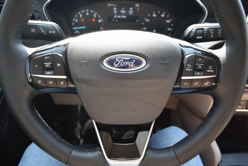 Used 2022 Ford Escape SE w/ Cold Weather Package image 18