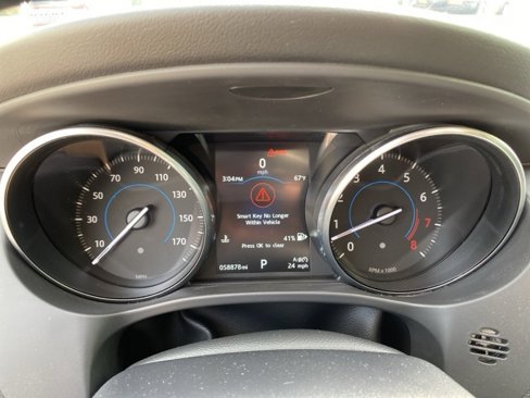 Used 2017 Jaguar F-PACE Premium image 21