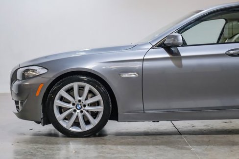 Used 2011 BMW 535i Sedan image 18