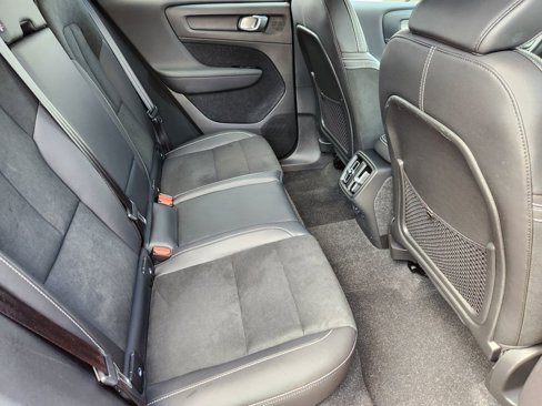 Used 2021 Volvo XC40 T5 R-Design w/ Advanced Package image 30
