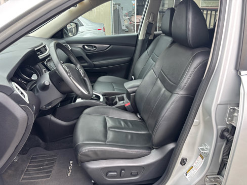 Used 2016 Nissan Rogue SL w/ SL Premium Package image 4