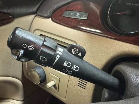 Used 2008 Buick Lucerne CXL w/ Driver Confidence Package image 31