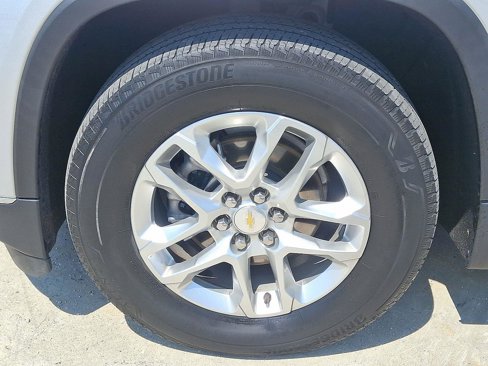 Used 2020 Chevrolet Traverse LT image 27