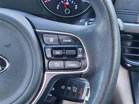 Used 2018 Kia Optima LX w/ 17" Alloy Wheels Package image 32