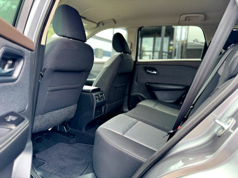 Used 2022 Nissan Rogue SV image 12