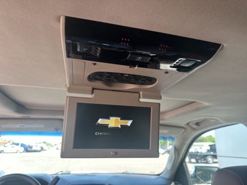 Used 2017 Chevrolet Suburban Premier image 25