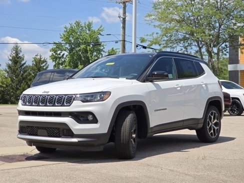New 2025 Jeep Compass Limited image 18
